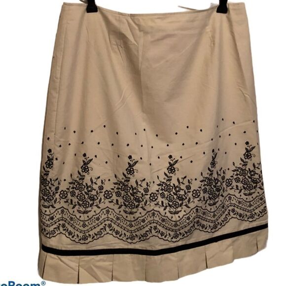 Oscar Embroidered Pleated Hem Skirt 16 - Picture 1 of 8